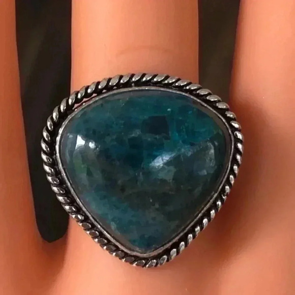 SIZE 8 Blue Apatite 925 Sterling Silver Ring NWT - Picture 1 of 5